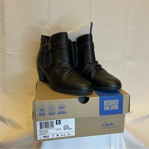 Clarks Black Chelsea Ankle Boots Sleek Leather